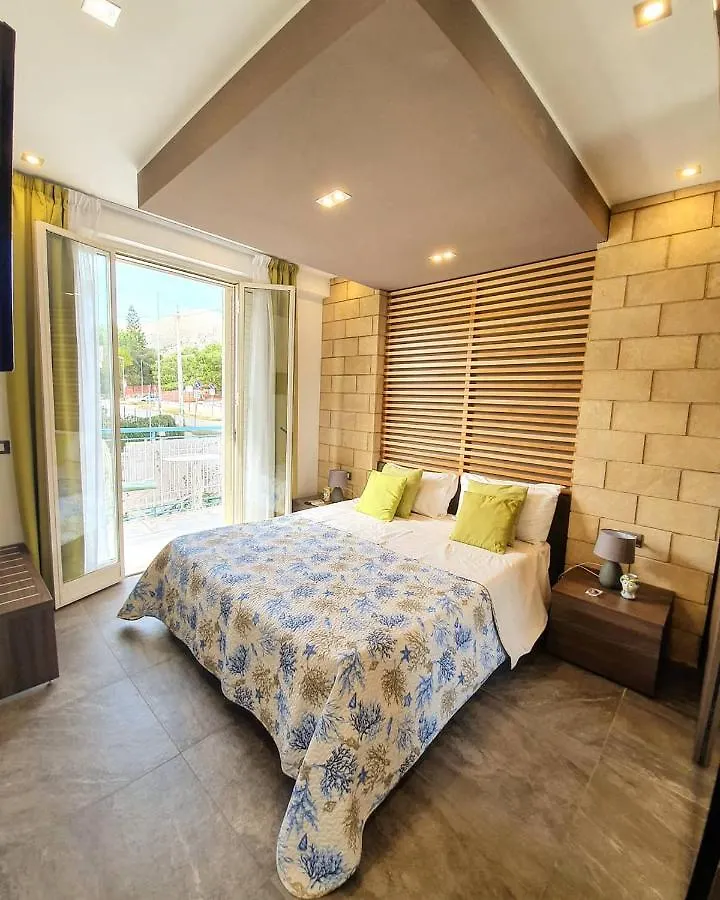 Mongibello Palace B&B Mondello 3*,  Italy